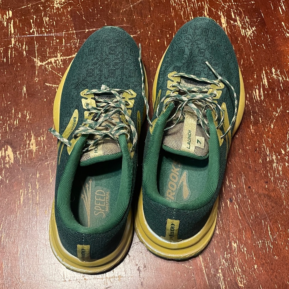 Women’s Brooks Launch Run Lucky Limited Edition Shoes in Green and Gold size 7 - Picture 2 of 13